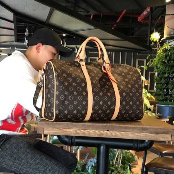 

lvs crossbody designers fashion duffel bags luxury men female travel bags leather handbags large capacity holdall carry on luggage overnight