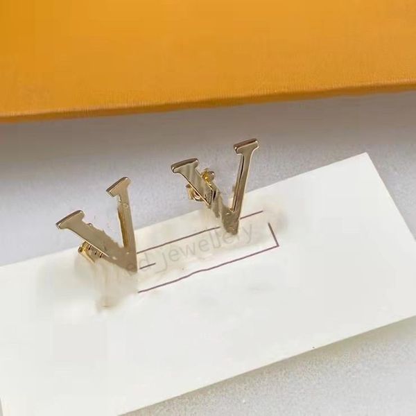 

2022 women classic stud earring fashion gold eardrop vintage hollow letter earrings personality party jewelry with box package, Golden;silver