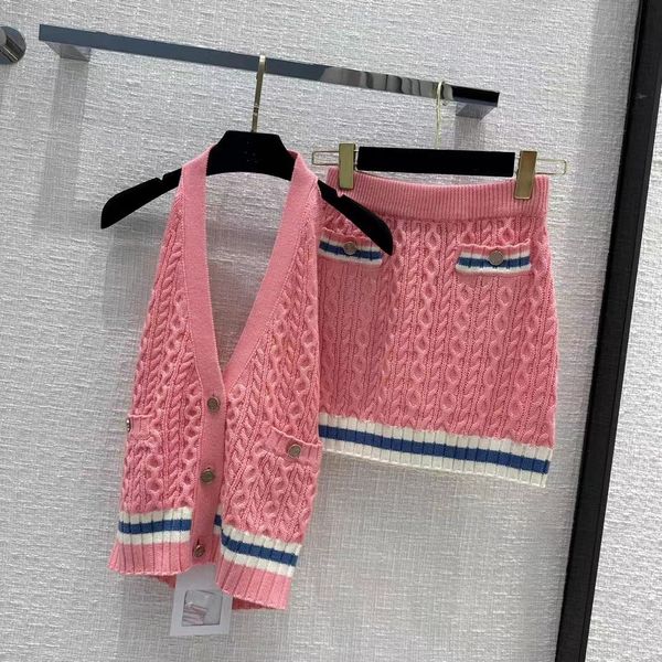 

chan 2023 new summer women's two piece sets fashion two piece dress logo vest short skirt womens grade knitting suit birthday mother&#0, White