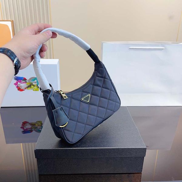 

motorcycle bag canvas tote bag wallets delicate nylon body material is comfortable, lightweight, fashionable and versatile underarm bag, Red;black