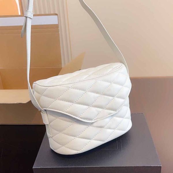 

designer box bag luxurys handbags classic diamond lattice women cosmetic case purse golden letter