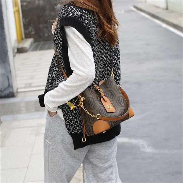 

handbag 2023 new bag minority spring and summer feeling style bucket