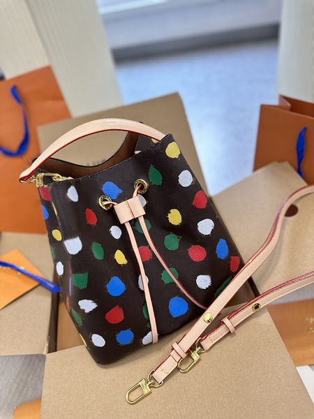 

23ss dots neonoe drawstring bucket tote bag luxury yayoi kusama colorful painted handbag designer leather shoulder bag monograms print luxur