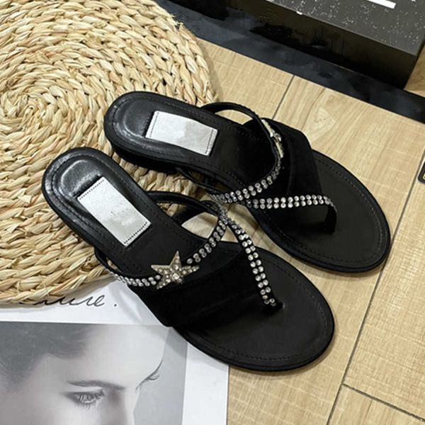 

women's chevron thong sandal sheepskin c buckle diamond star rubber slippers designer summer classic fashion luxury beach flat flip flo, Black