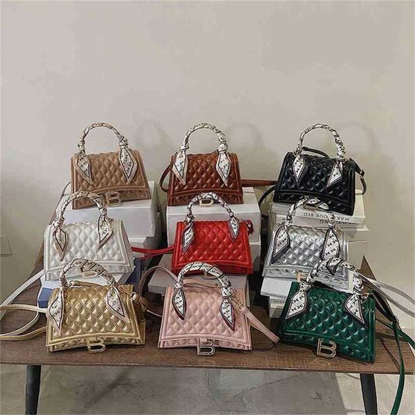 

handbag 2023 new bag hand women's hourglass red style shoulder messenger