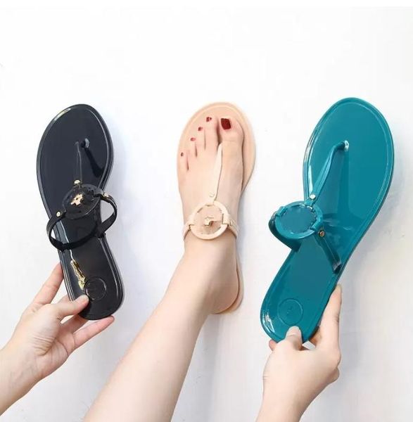 

2023 designer sandals slipper for women ladies hollowed out pattern flats low heels slippers trend luxe slides rubber summer flip flops outd, Black