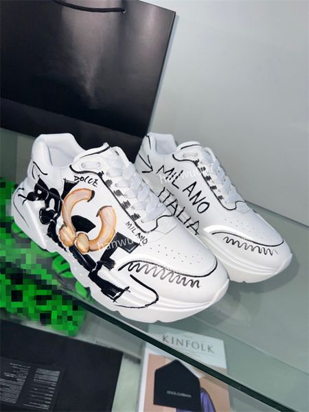 

2023 designer boots calfskin shoes reflective sneakers vintage suede leather trainers fashion stylist shoes leisure shoe platform sneaker, Black