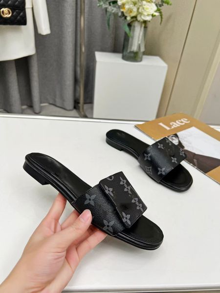 

2023 new slippers summer fashion to wear soft bottom flip-flops seaside alphabet, Black