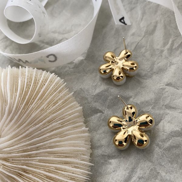 

2023 luxury pearl earring fashion designer camellia letter pearl stud earrings jewelry delicate and delicate super easy to match,daily tempe, Golden;silver