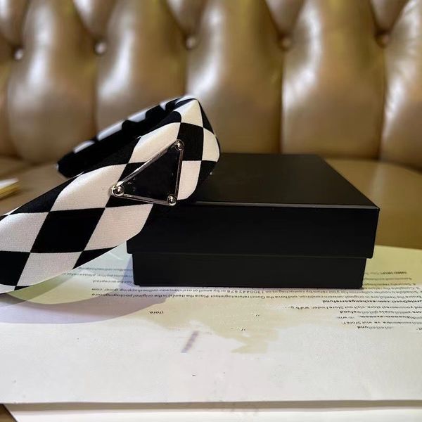 

black and white checkerboard hair hoop p home inverted triangle mark plaid head hoop european and american temperament everything with net r
