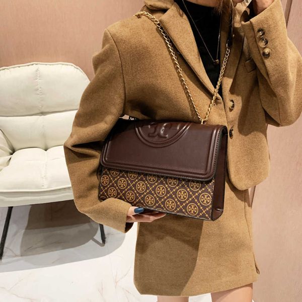 

80% 2023 luxury new embossed chain small square cross baghigh quality