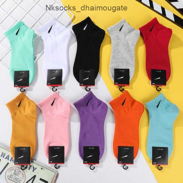 

luxury men's fashion socks women's hook brand stockings designers candy colorful medium long women men couple's stocking brea, Black