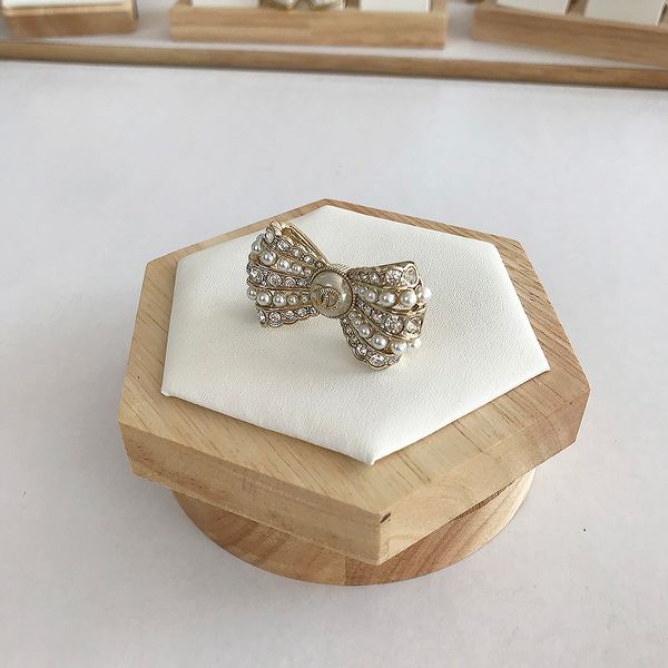 

8 style luxury fashion designer men womens brooch pins brand gold letter brooch pin suit dress pins for lady specifications designer jewelry, Gray