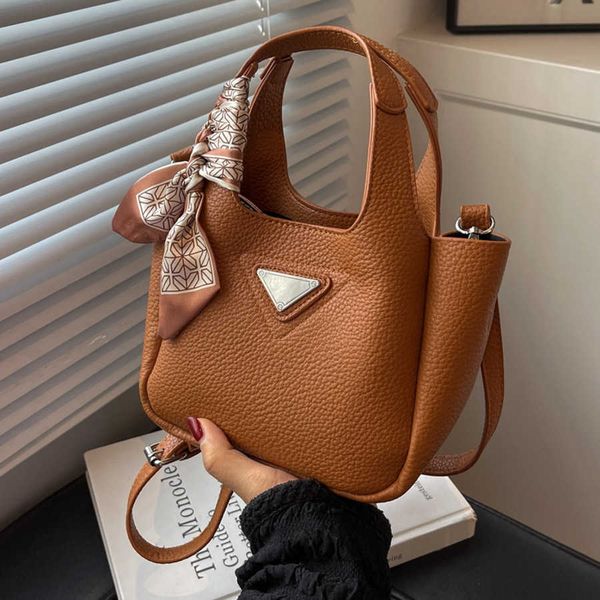 

70% 2023 new shoulder bag this year's popular niche new women's summer super messenger texture handbaghigh
