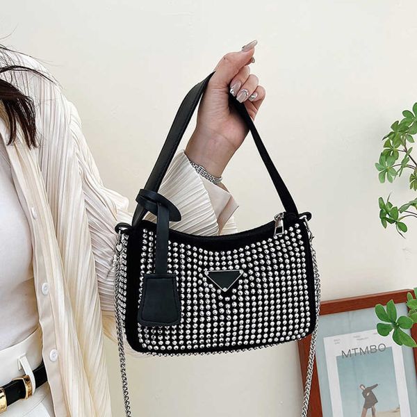 

luxury fashion bag hand this year's armpit full with diamonds one shoulder king women's zipper dinner baghigh