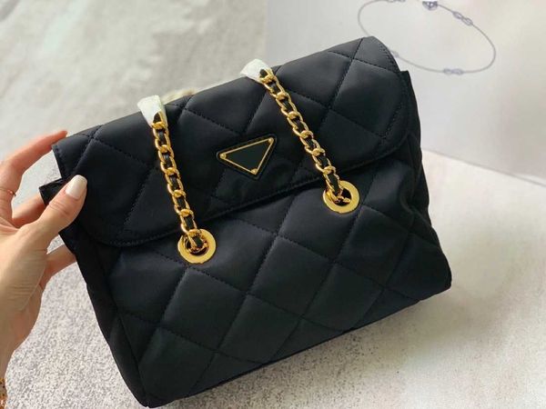 

brand shoulder bags for 2023 vintage chain one shoulder rhombus red flip cross bag new quality handbags purses female