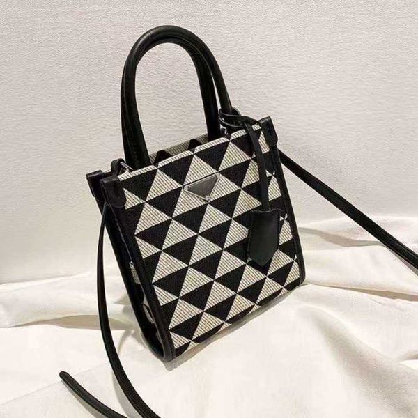 

2023 new luxury fashion bag plaid canvas tote handbag one shoulder messenger livehigh