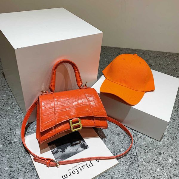 

2023 new luxury fashion bag one shoulder women's hourglass crocodile pattern ocean air law stick small square texture han chaofeng port