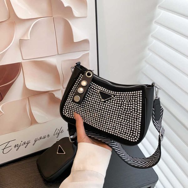

2023 new shoulder bag new simple drill women's casual shoulder child mother armpit crossbody baghigh