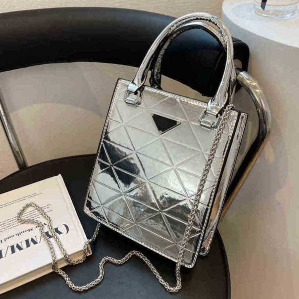 

2023 new luxury fashion bag for women this year's popular chain texture leather bright face portable small squarewomen'shigh