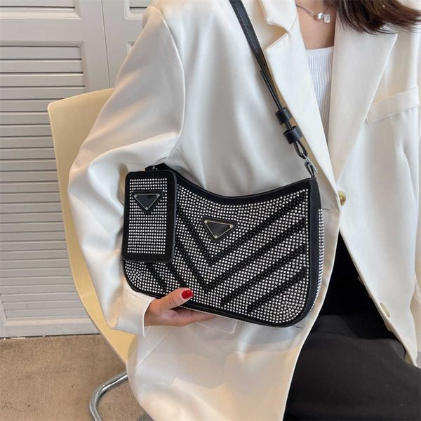 

80% 2023 luxury foreign style bright diamond women's summer new small square single shoulder texture hand-held armpit baghigh quality