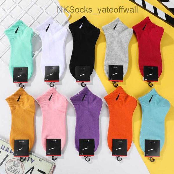 

men's fashion luxury socks women's hook brand stockings designers candy colorful medium long women men couple's stocking brea, Black