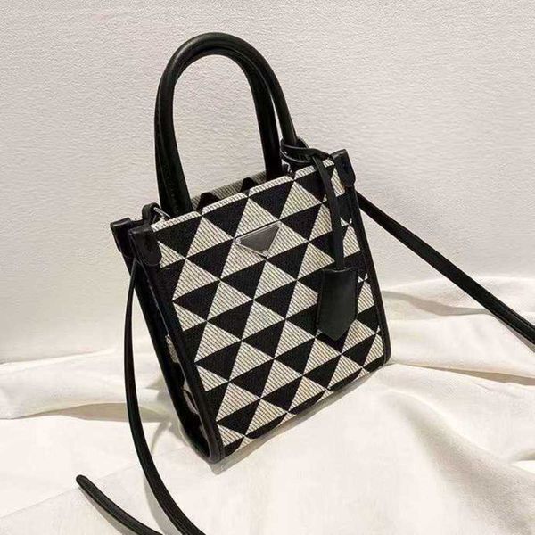 

70% 2023 luxury new plaid canvas tote handbag one shoulder messenger livehigh quality
