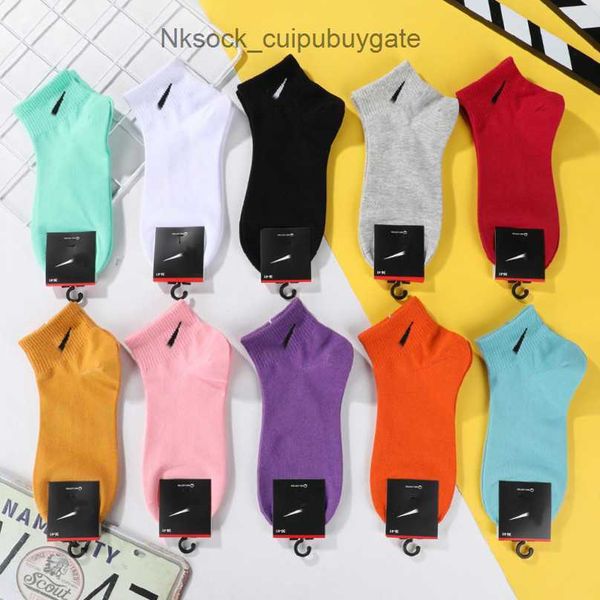 

luxury fashion men's socks women's hook brand stockings designers candy colorful medium long women men couple's stocking brea, Black