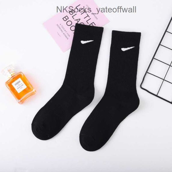 

fashion luxury men's socks women's hook brand stockings designers candy colorful medium long women men couple's stocking brea, Black