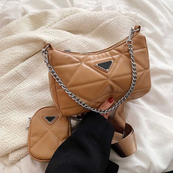 

80% 2023 luxury embroidered ins niche hand chain casual messengerhigh quality