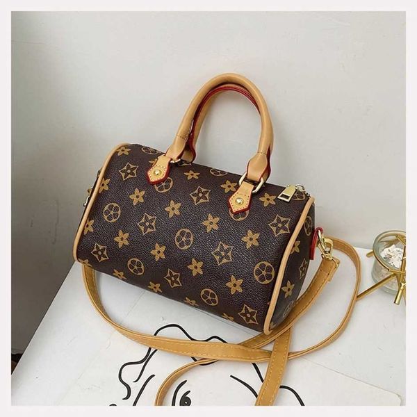 

2023 new luxury fashion bag female portable trend pillow single messengerhigh