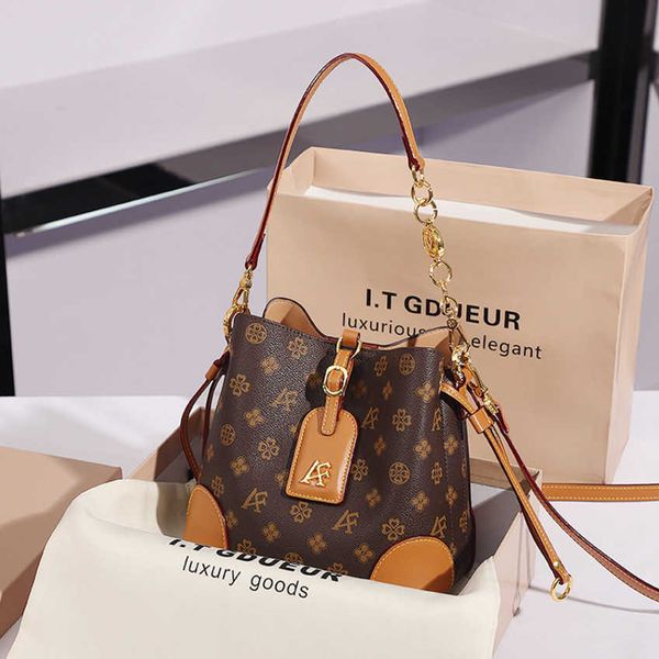 

2023 women bags autumn winter leather handbag women's versatile small bucket single shoulder crossbody bag 70%off factory handbags