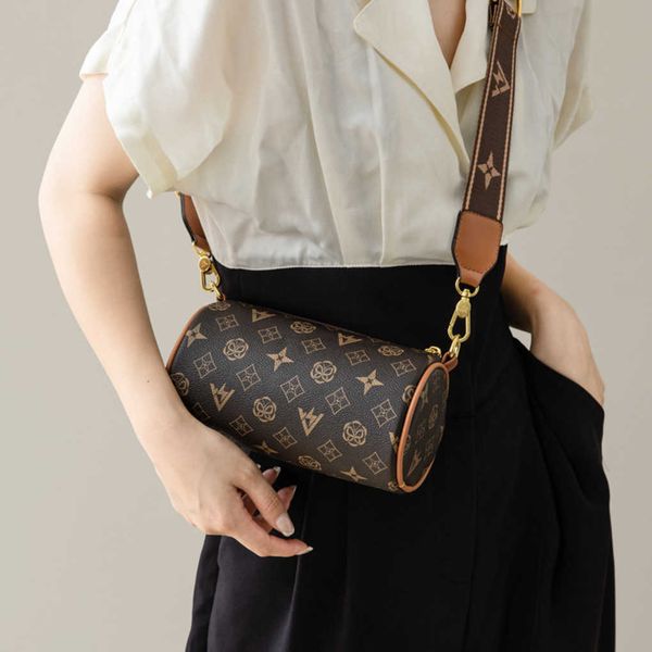 

80% 2023 luxury small women's new simple printed single shoulder messenger foreign style pillow baghigh quality