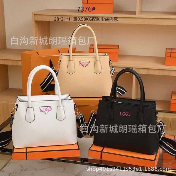 

luxury fashion bag new women's large capacity portable bucket versatile one shoulder oblique straddle baghigh