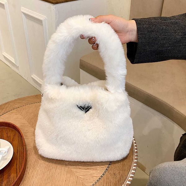 

70% 2023 luxury autumn and new style plush square tube solid color handbag diagonal span simple popular women's baghigh quality