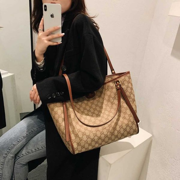 

wholesale market 2023 luxury women's new versatile large capacity shoulder foreign style commuter tote baghigh quality