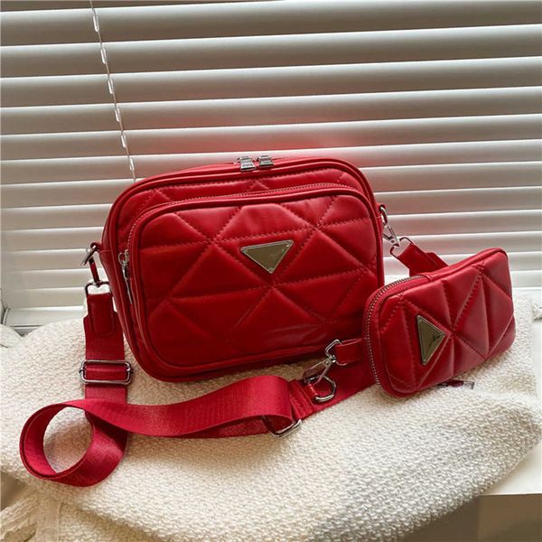 

2023 new luxury fashion bag new wide strap messenger single shoulder leisure backpack flip texture rhombic lattice women's baghigh