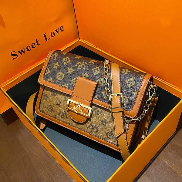 

2023 luxury autumn and new womens star same small square flip chain single shoulder messenger baghigh