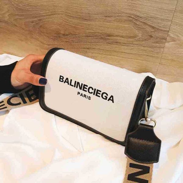 

2023 new luxury fashion bag female spring and summer simple wide belt texture messengerhigh
