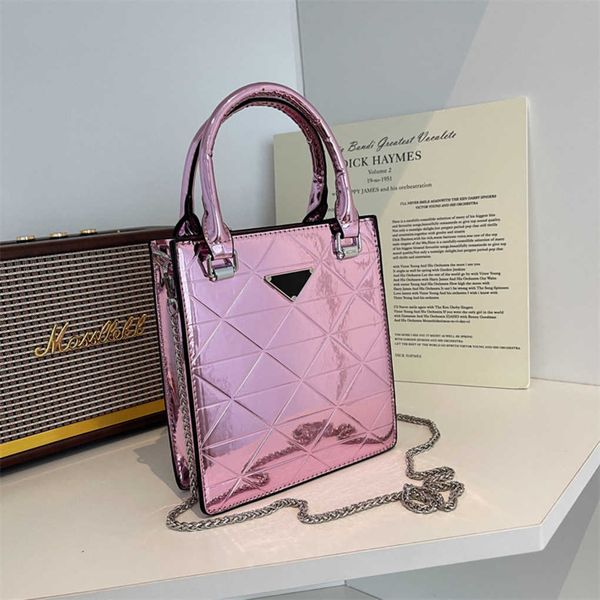 

80% 2023 luxury spring lacquered leather laser hand new niche ins trend single shoulder chain messenger baghigh quality