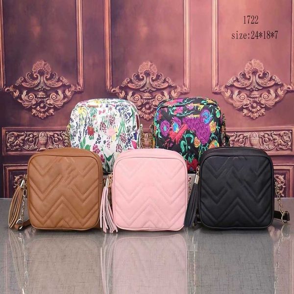 

2023 new shoulder bag horizontal style shape medium solid color open pocket black zipper small square embroidered thread casual women's