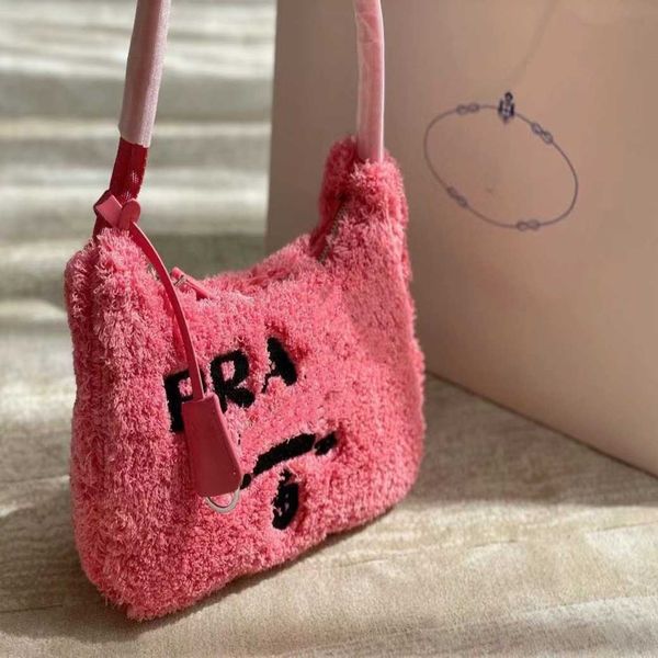 

wholesale market 2023 luxury new ins autumn and plush hobo underarm net red one shoulder hand versatile inverted trianglehigh quality