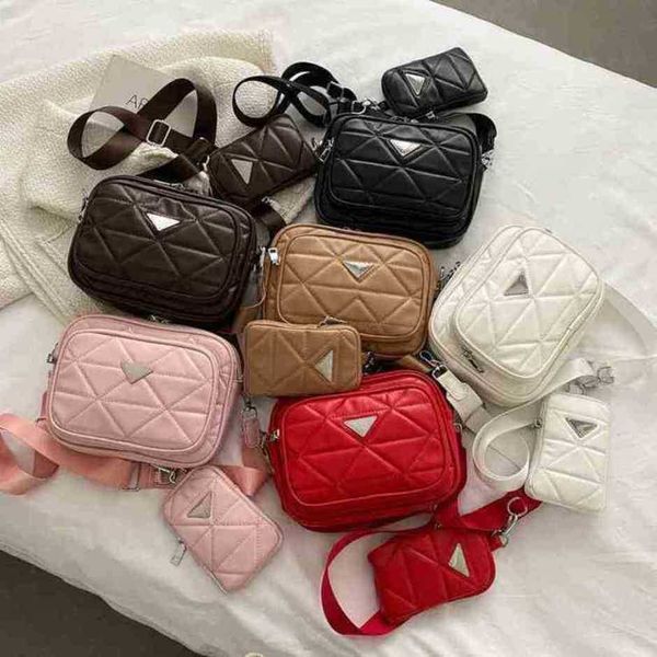 

2023 new luxury fashion bag wide strap leisure backpack flip texture rhombic latticehigh