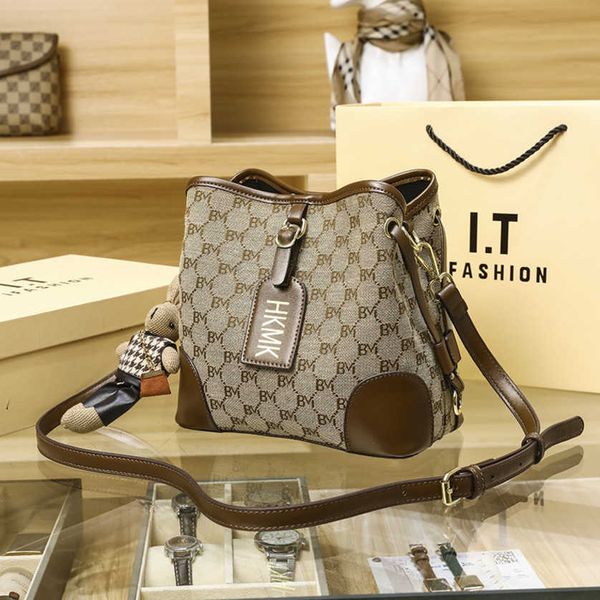 

2023 new crossbody bags for female women's portable bucket korean textured one-shoulder diagonal cross bag women shoulder handbag 50%of
