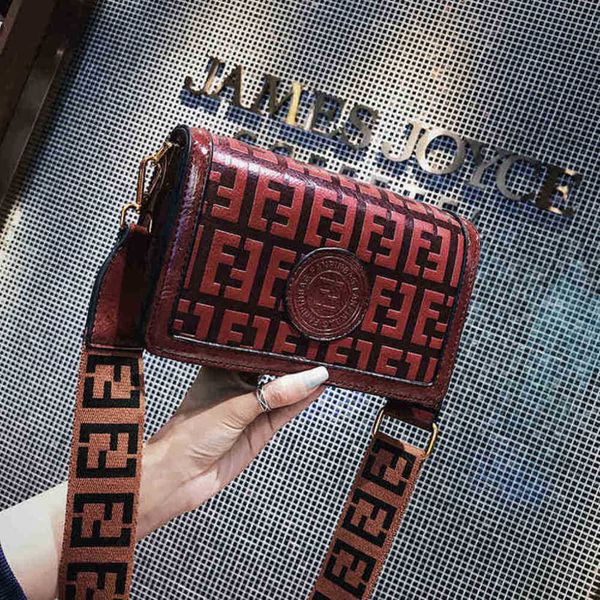 

70% 2023 luxury small single in autumn contrast color broadband small squarehigh quality