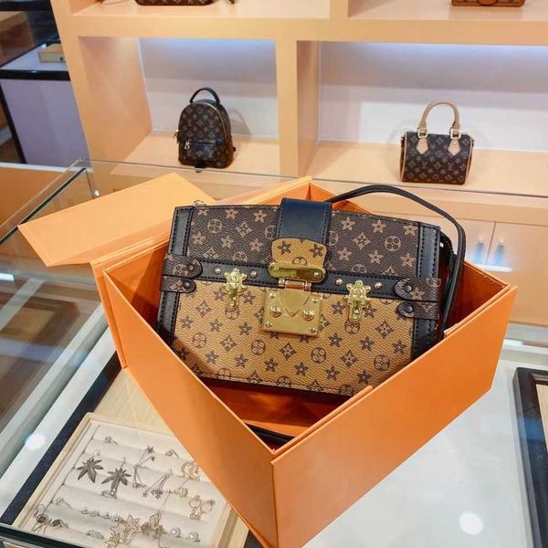 

2023 new shoulder bag new classic old flower one shoulder diagonal women's leather underarm small square baghigh