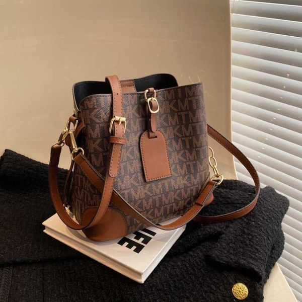 

2023 new crossbody bags for women women's fashionable style bucket versatile shoulder bag designer purse handbags