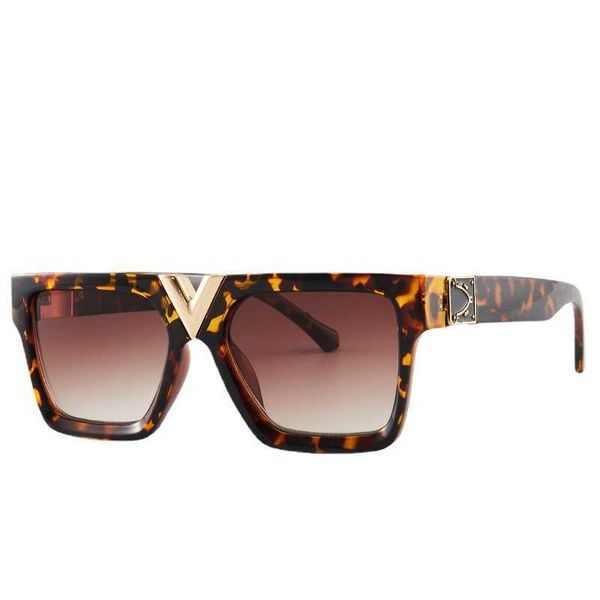 

2023 new sunglasses factory discount 50%off new fashion trend v sunglasses fashion luxury designer sunglasses, White;black