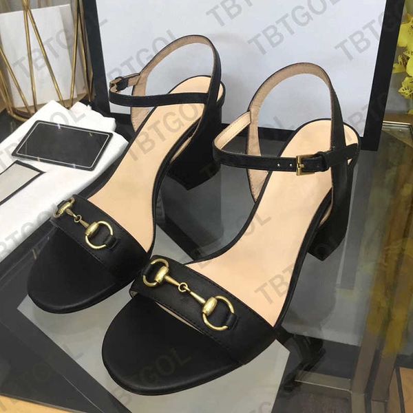 

2023 classic leather ladies sandals luxury designer fashion ladies slippers rubber sole beach flip flops dung, Black