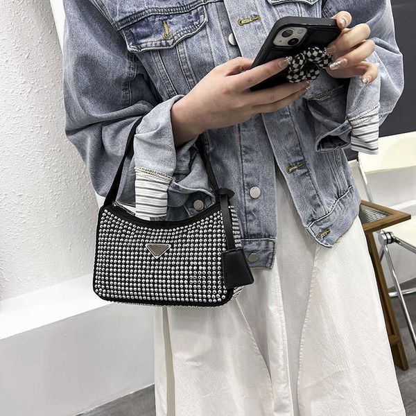 

2023 luxury style niche premium texture popular one messenger handbaghigh